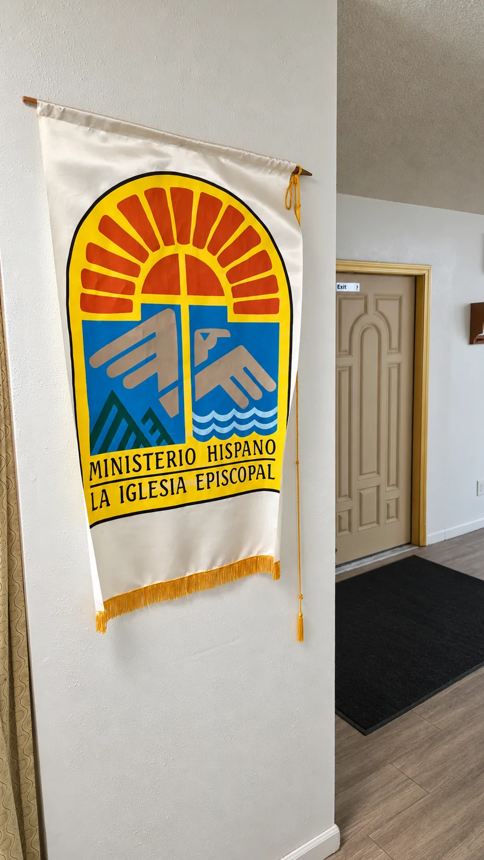 The Ministerio Hispano, La Iglesia Episcopal banner.